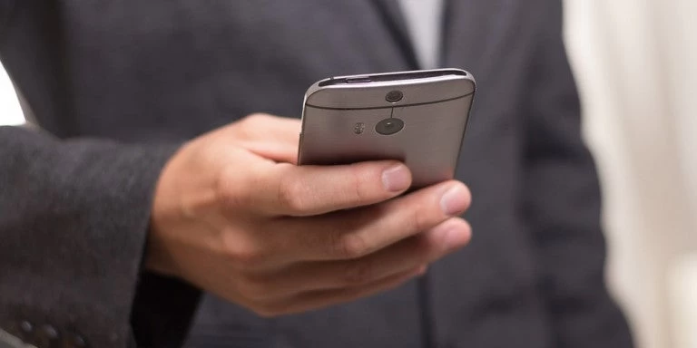 Η Δίωξη Ηλεκτρονικού Εγκλήματος προειδοποιεί: Προσοχή σε αυτές τις τηλεφωνικές κλήσεις (βίντεο)